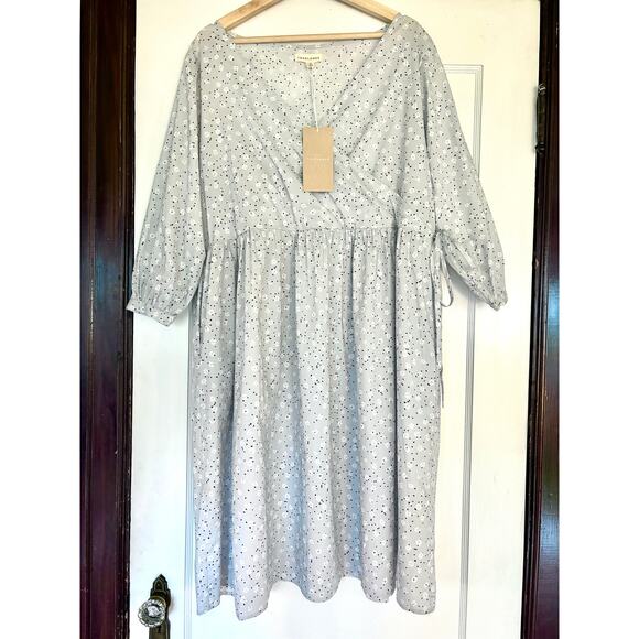 Tradlands Gray Floral Wrap Dress — Size small, NWT - Picture 1 of 4
